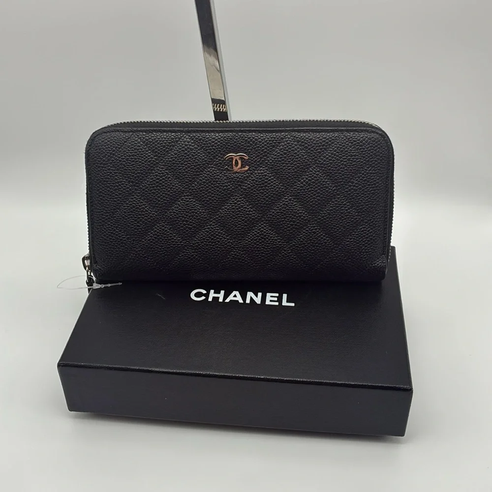 CHANEL CC BLACK CAVIAR QUILTED DIAMOND ZIPPY WALLET  SILVER HARDWARE W/ DUST BAG
